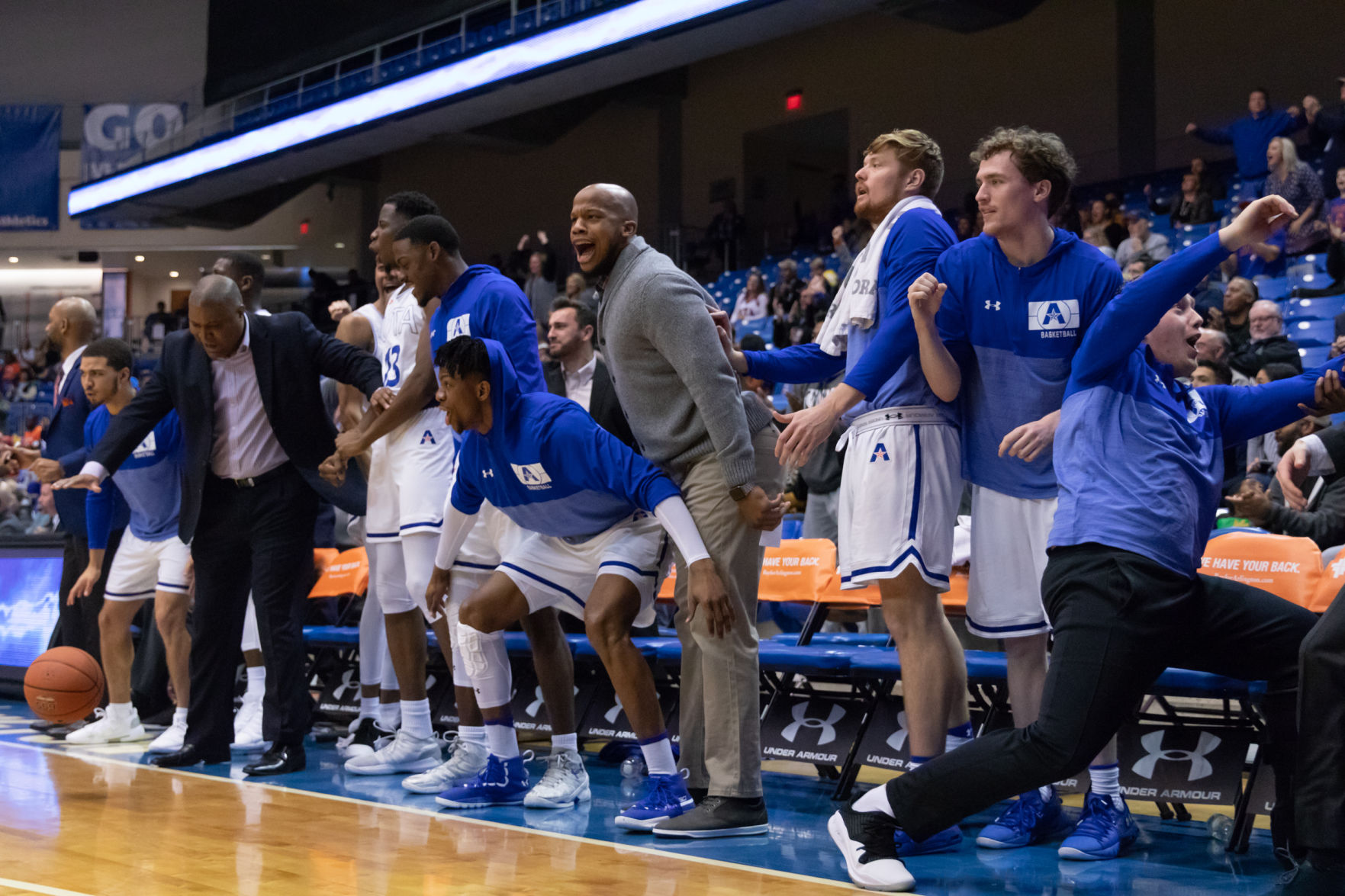 UTA returns home to defeat Red Wolves
